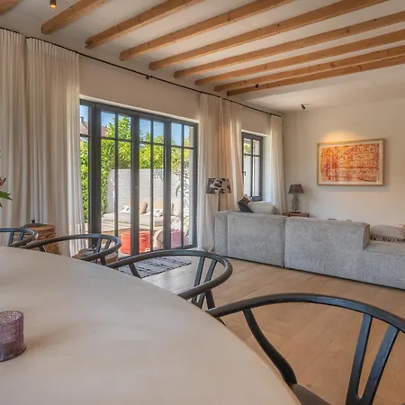 New Family Chic Design, Comfort & Outdoor Living - Free Parking Wifi *