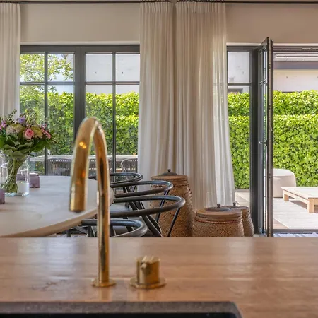 New Family Chic Design, Comfort & Outdoor Living - Free Parking Wifi