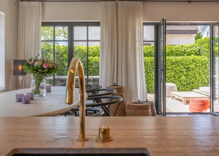 New Family Chic Design, Comfort & Outdoor Living - Free Parking Wifi