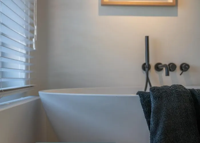 New Family Chic Design, Comfort & Outdoor Living - Free Parking Wifi Villa *